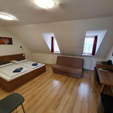 Citylife Rooms Mosonmagyaróvár Buitenkant foto